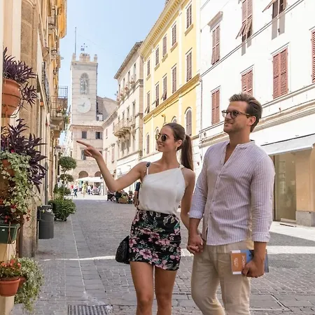 Modern Two Bedroom Flat Close To Center Apartment *